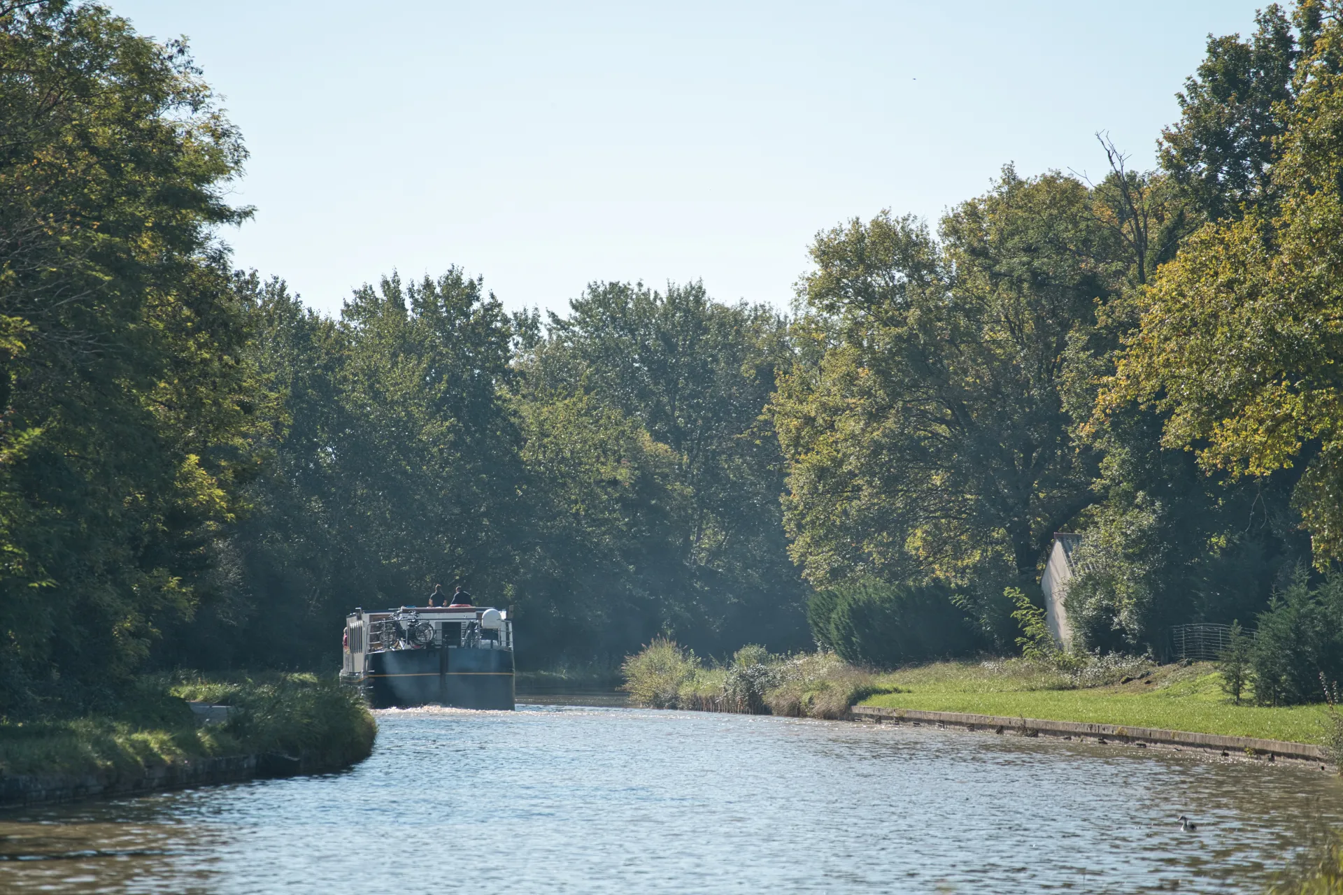 Péniche sur le canal